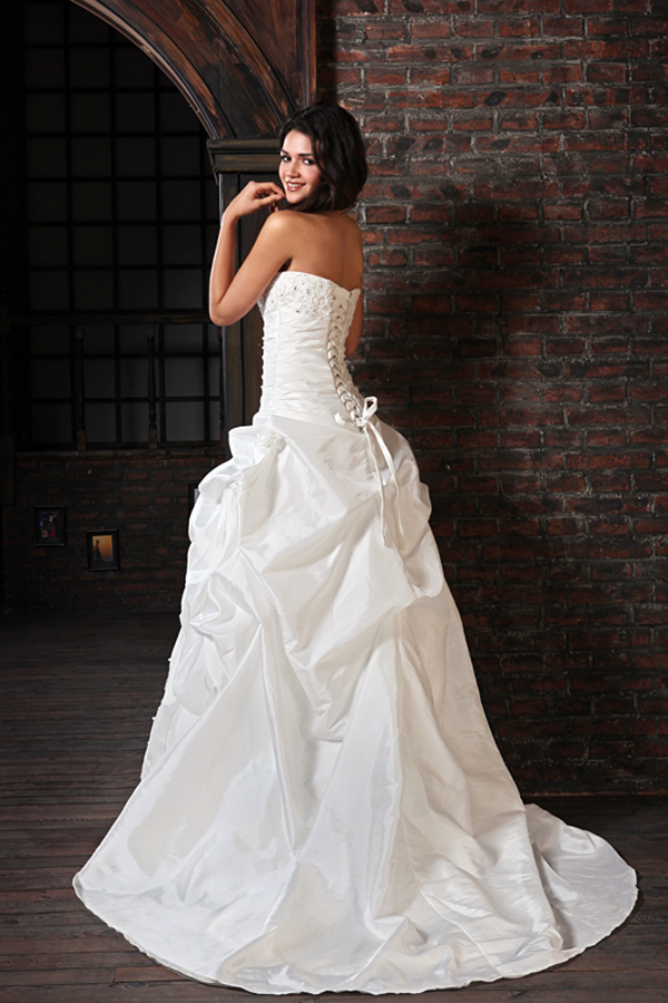 Sophisticated Sweetheart Lace Satin Wedding Ball Gown - Click Image to Close
